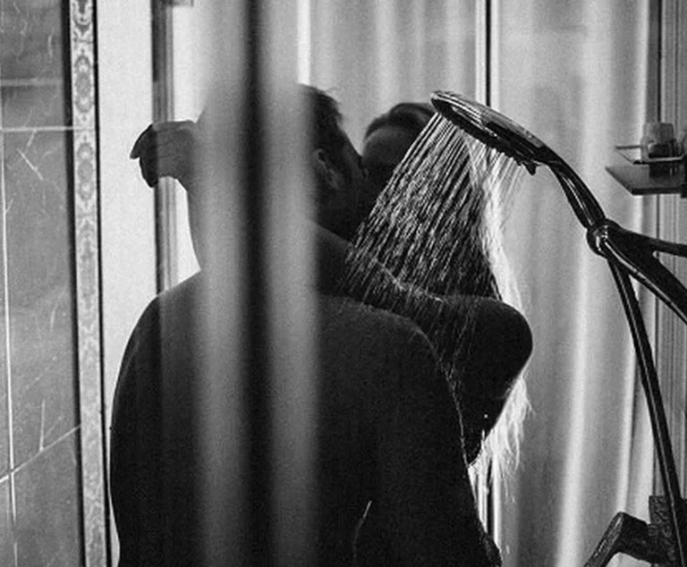 Que pensent les filles du sexe sous la douche ?