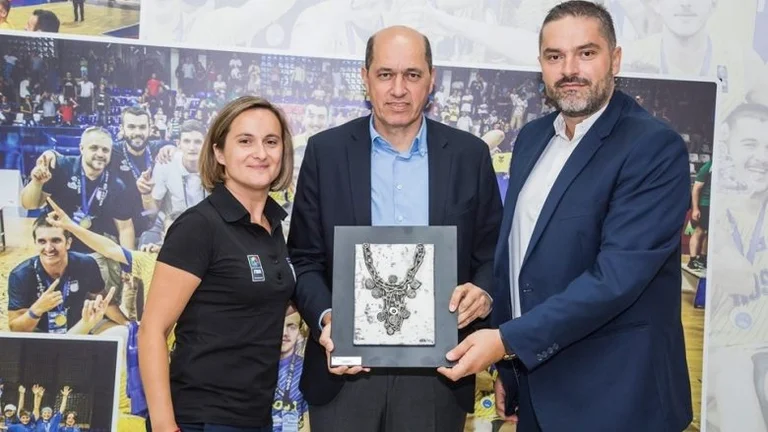 Il presidente europeo della FIBA partecipa alla cerimonia congiunta della Lega del Kosovo- Albania