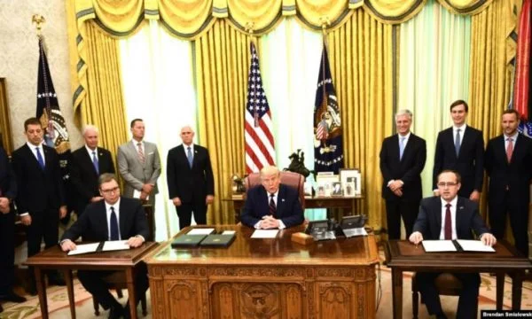 Hoti-Vucciqi: Puoi parlare inglese? Così il presidente serbo ha risposto