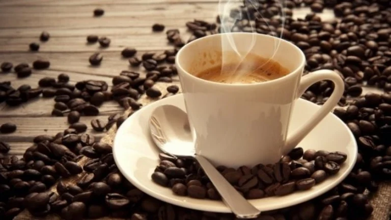 Efectos del café en el estómago vacío