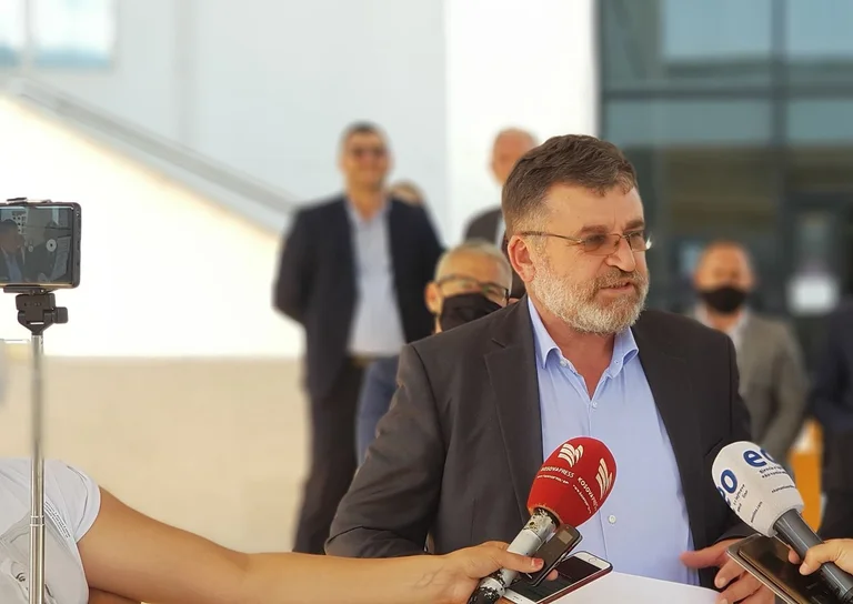 AAK Box: Para que el Presidente esté de acuerdo ahora, una vez que sea tarde