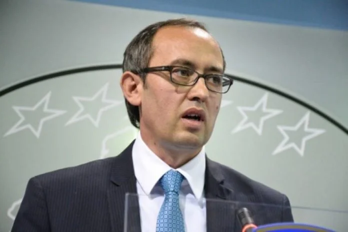 Zëdhënësi i VV-së sulmon kryeministrin Hoti