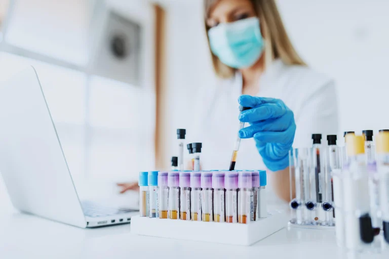 Y 18 laboratorios privados para realizar pruebas serológicas