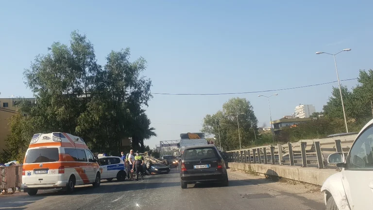 Heavy accident near Kavaja Rock, rolls a car from Kosovo