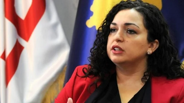 Vjosa Osmani a reporté la conférence
