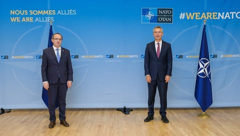 Hoti trifft sich mit NATO-Generalsekretär Jens Stoltenberg