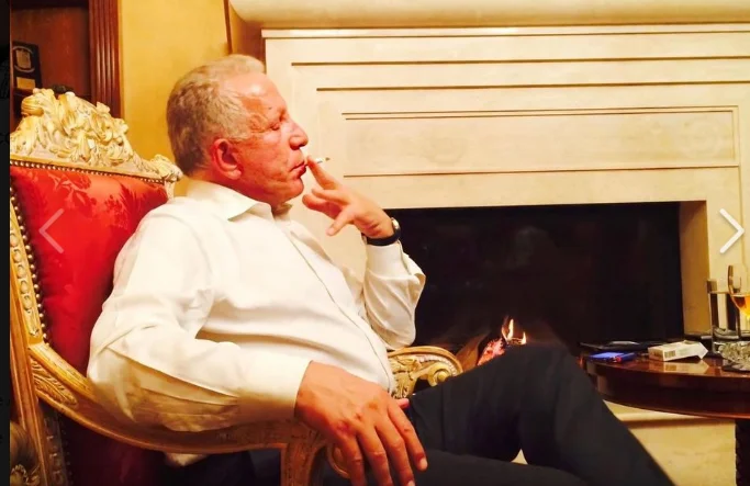Pacolli te muestra cómo dejar de fumar