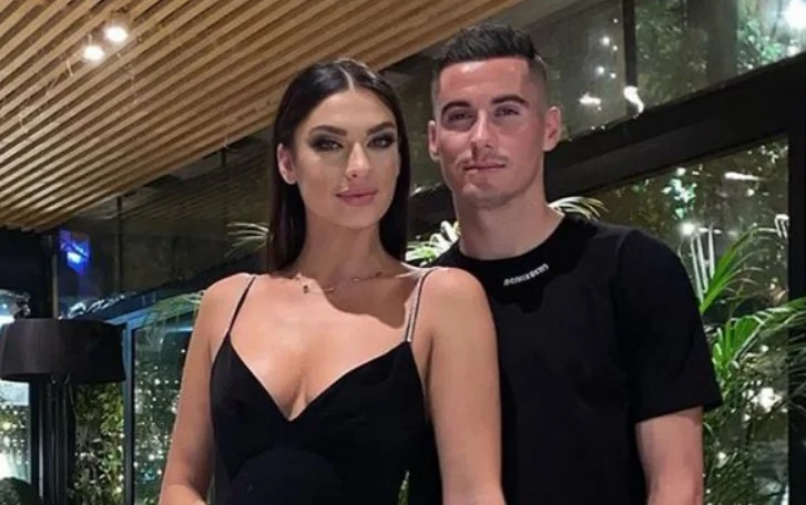 Albanian National Star does not save in crisis times: Spends 20 grand on engagement ring alone