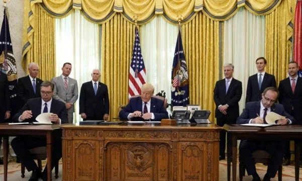 Trump i dhuron Kosovës “Çelësin e Shtëpisë së Bardhë”