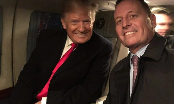 Grenell sulmon zëdhënësin e Clintonit, thotë se dëshiron që të vazhdojë konflikti Serbi-Kosovë