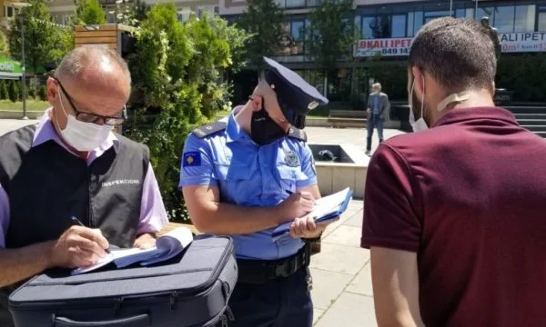 Mbi 1 mijë qytetarë u gjobitën për mosrespektim të masave kundër COVID-19, për dy ditë në Kosovë