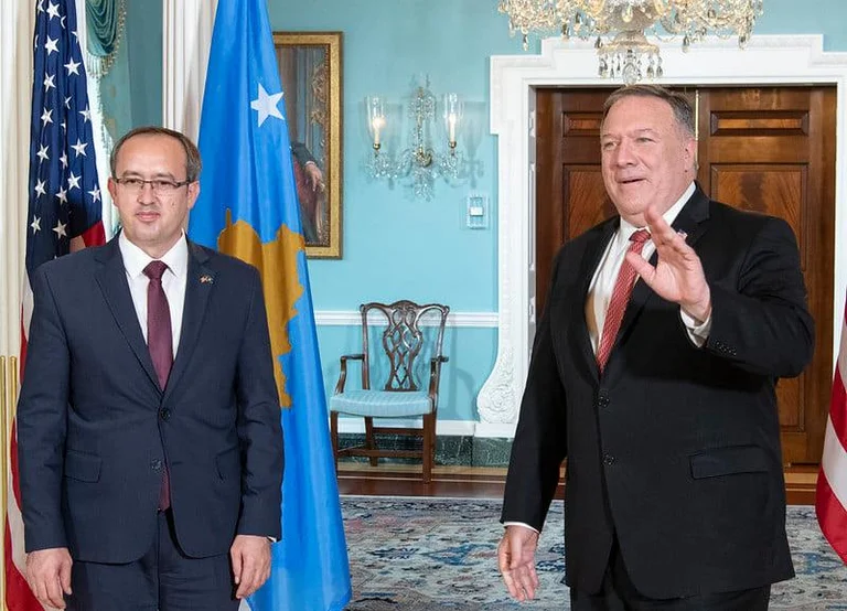 Kryeministri Hoti pritet nga Pompeo: SHBA e gatshme për të mbështetur Kosovën në procesin e dialogut