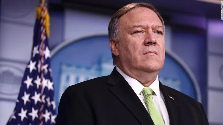 Pompeo pret në takime të ndara Hotin e Vuçiqin