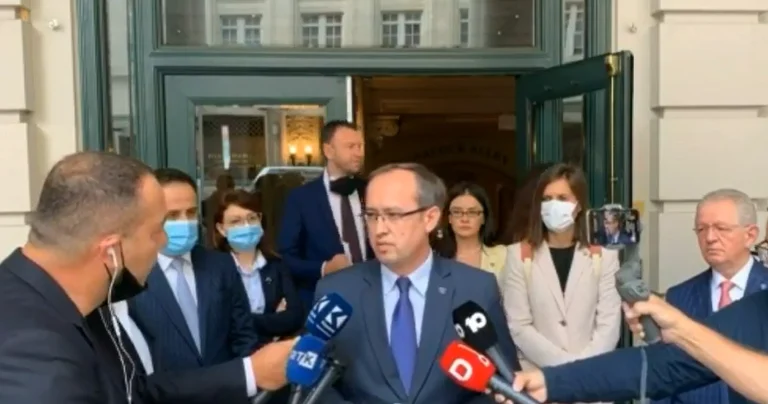 Hoti: Sot mund të arrijmë marrëveshje për bashkëpunim ekonomik me Serbinë