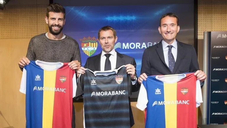 Barcelona do të ndeshet kundër skuadrës që është në pronësi të Piques