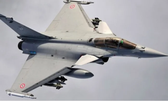 ​Konflikti me Turqinë, Franca furnizon Greqinë me aeroplanë