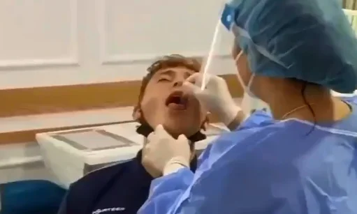 Reagimi qesharak i Vojvodës kur testohet për Covid-19: ‘Veç kadal pak’