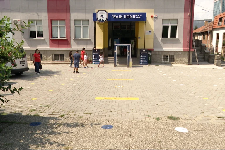 Learning begins, schools with special rooms for students with symptoms