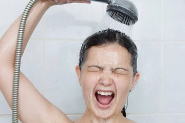Why the cold shower is a miracle to the skin