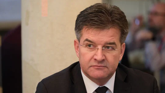 Analist Maliqi e konsideron të pasinqertë mbrojtjen që po i bën VV ndërmjetësuesit Mirosllav Lajçak