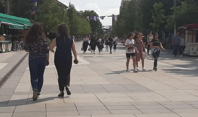 Desempleo, inactividad juvenil en Kosovo