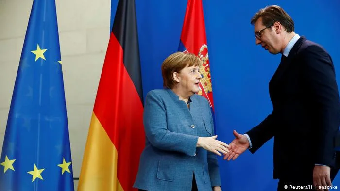 Vuciq domani discute Merkel sul Kosovo
