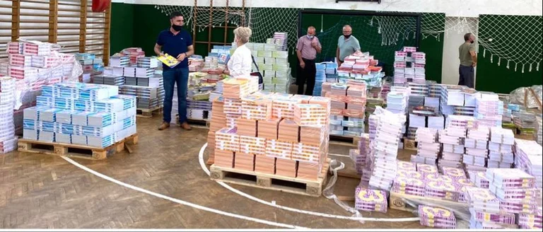 Free book distribution begins for over 12,000 students in Gjilan