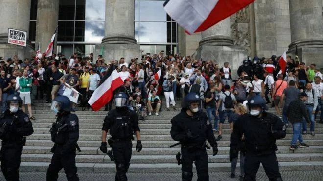 El ataque contra el parlamento alemán reúne el espectro político: Ataque el corazón de la democracia