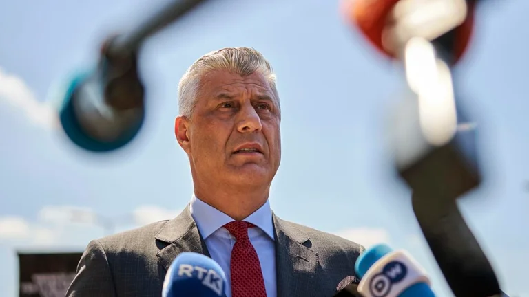 C'est ça. Il y a 30 ans, une nouvelle ère a commencé dans les relations du peuple du Kosovo avec les États-Unis.