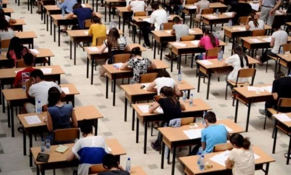 Mbi 26.000 maturantë nesër i nënshtrohen Testit të maturës