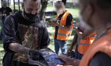 Mozzik ne s'arrête pas : après le bureau de Thaci et Wessel, le CD a été distribué même en prison