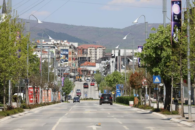 E shiti dy herë banesën, arrestohet një person në Gjilan