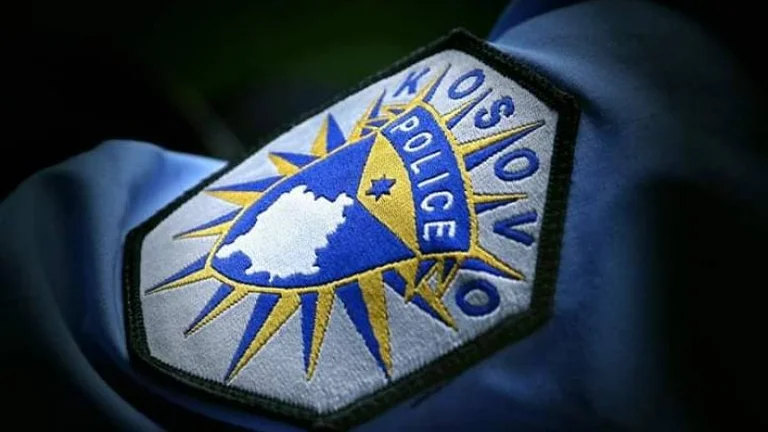 Suspendohen gjashtë policë nga veriu, nuk reaguan gjatë një rrahjeje që u ndodhi para syve
