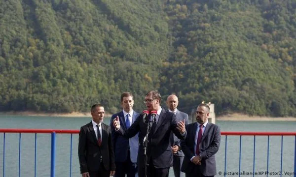 E papranueshme: Vuçiqi thotë se nesër do të shkel te Liqeni i Ujmanit