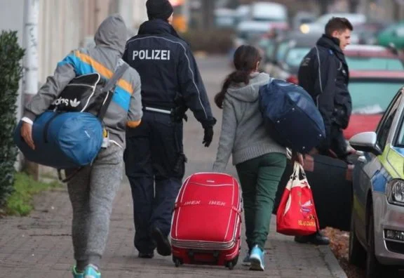 Mjeku shqiptar në Berlin: Kosovarët që u kthyen në Gjermani, u infektuan me Covid në vizita e festa familjare