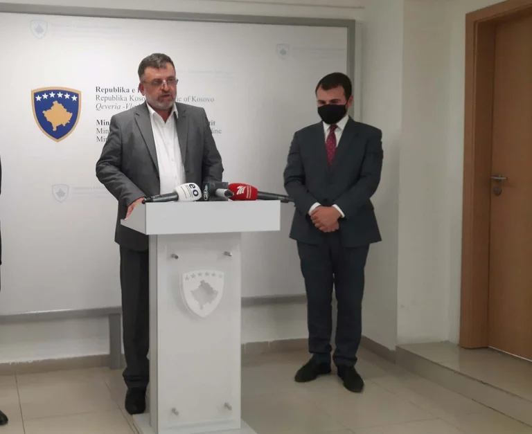 Nënshkruhet marrëveshja për efiçiencë të energjisë, jepen në shfrytëzim 1 milion euro