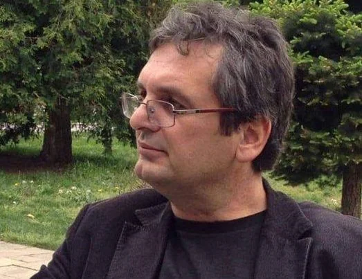 Vdes gazetari i njohur nga Gjakova
