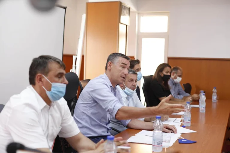 Veseli: PDK-ja është opozitë e pushtetit, jo e shtetit