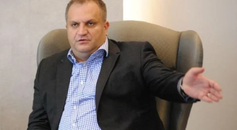 Ahmeti pas takimit me Hotin: S’kemi asnjë informatë për shkollat se a duhet të hapen apo jo
