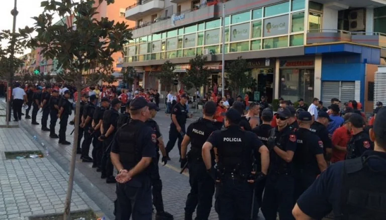 Tirana në ‘shtetrrethim’, masa të ashpra për tifozët