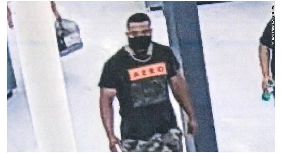 I infektuari me Covid-19 përqafon qëllimshëm qytetarët, Policia në kërkim të të dyshuarit