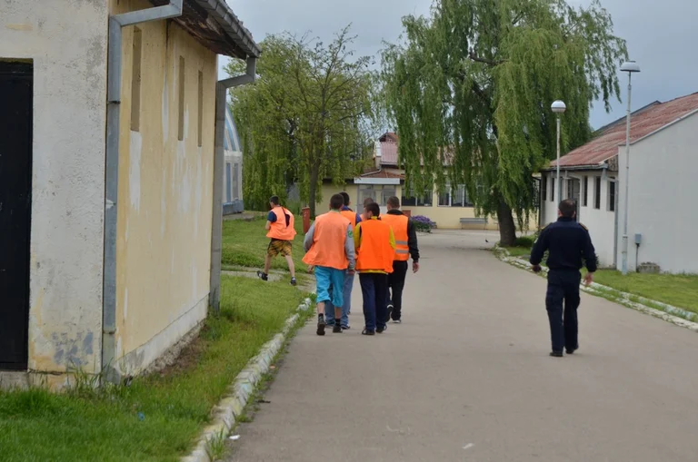 Për gjashtë muaj lirohen 157 persona me kusht