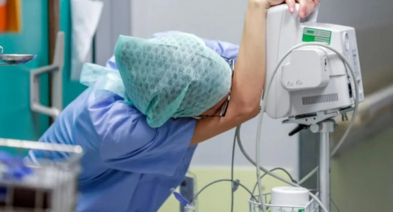 4 javë e sëmurë, vdes nga koronavirusi këngëtarja shqiptare