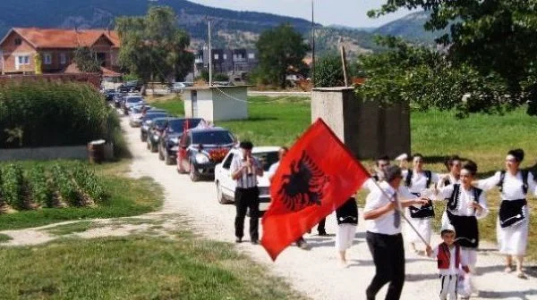 Nuk ndalen dasmat në Kosovë, policia ndërhyn në një aheng në Malishevë
