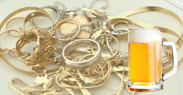 No hay necesidad de llevarlos a la joyería; así es como conseguir que las joyas de oro brillen para siempre