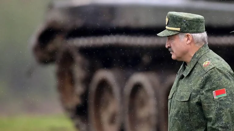 Loukachenko en difficulté : activer l'armée et envoyer le bataillon balistique à la frontière