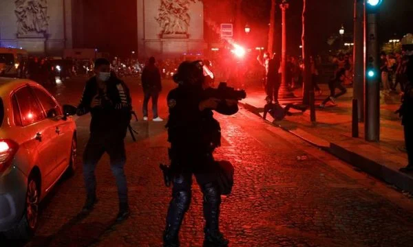 Les fans de SPG s'opposent à la police après le match de Leipzig