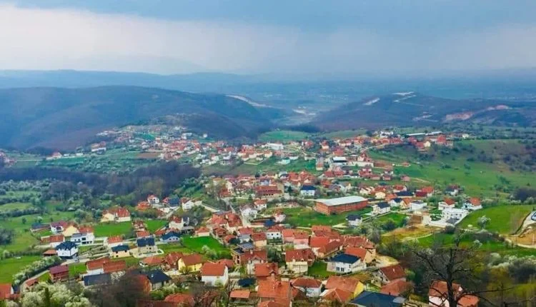 Sacerdote scrive libro sul primo villaggio del Kosovo da mettere in quarantena