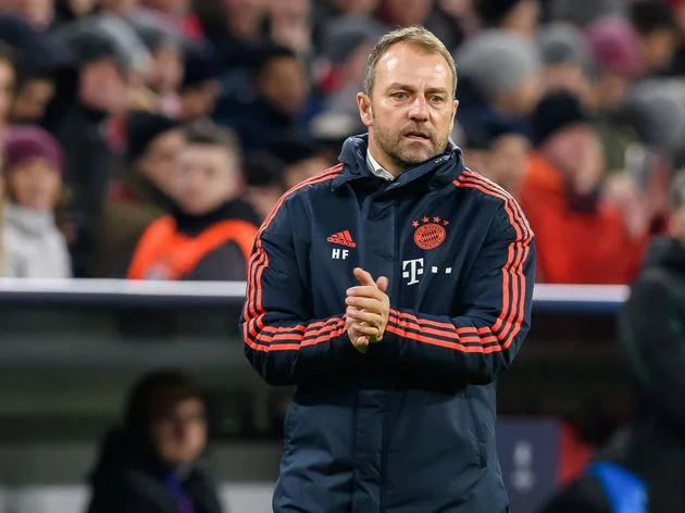 Wer ist der unerfahrene, aber alte Trainer von Bayern, der alles gewinnen soll?