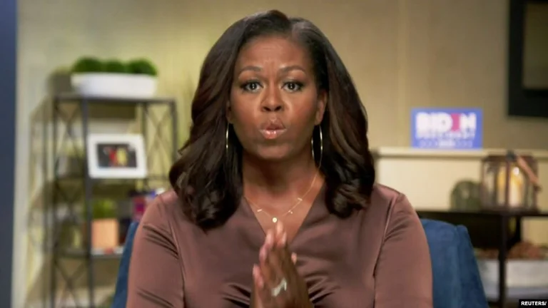 Michelle Obama kritisiert Präsident Trump, aber er verspottet ihn